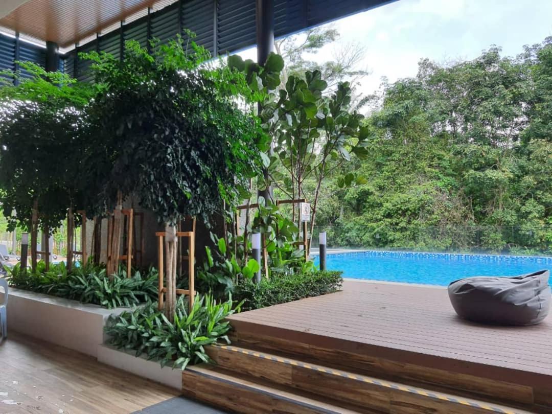 Apartment The Clio 2 Residences: Urban Living Near Ioi Mall *